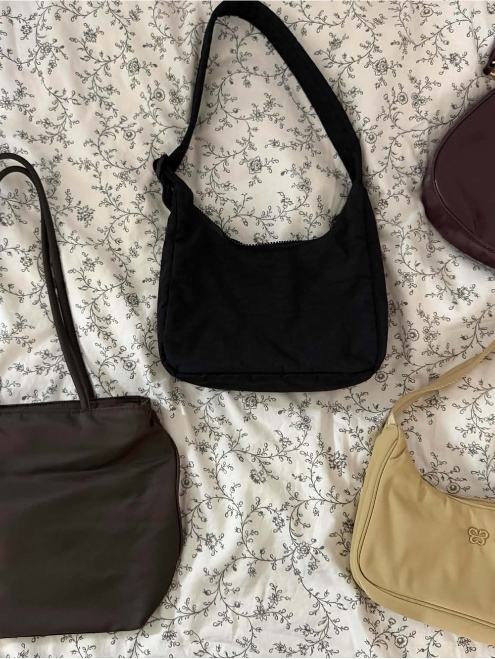 Classic Black Shoulder Bag for Women - Minimal Everyday Carry
